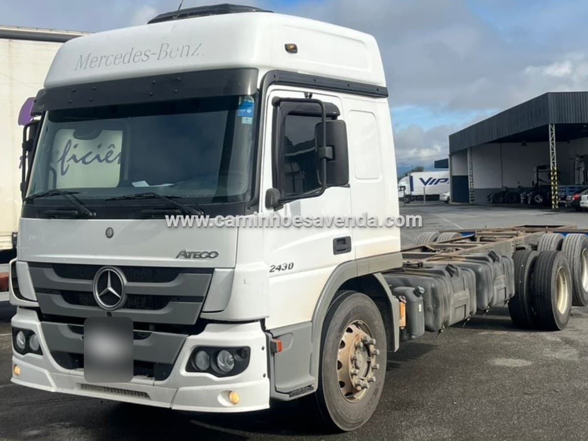 Mercedes-Benz 2430