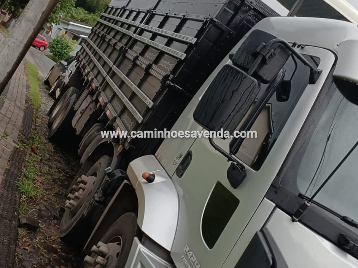 Ford CARGO 2429
